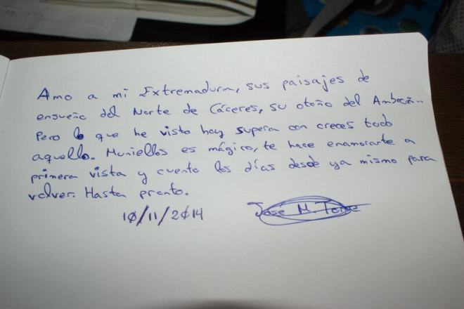 Firma en el libro de visitas