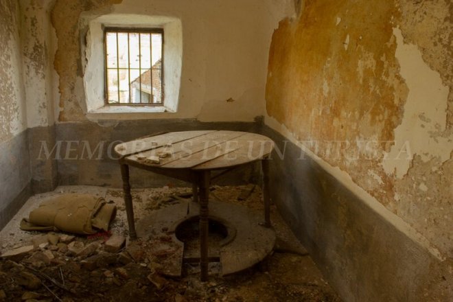 Habitación de casa abandonada