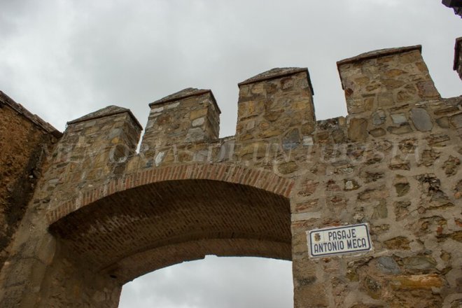 Entrada por Pasaje Antonio Meca