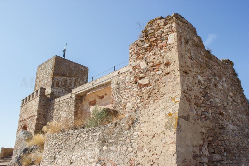 Hacia la torre del castillo