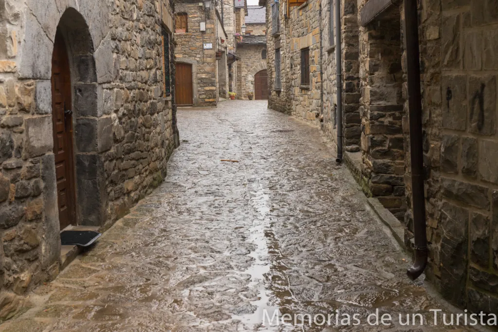 Aragón – Valle de Vió-Valle de Broto-Valle de Ordesa: volviendo a Fanlo y Sarvisé. Paseando por Torla